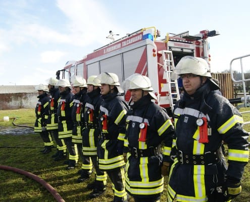 Voluntarios de la Quinta formados junto a una unidad durante una instrucción